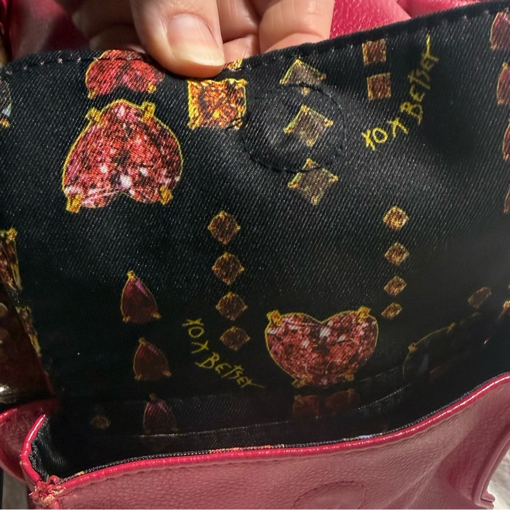 RARE Vintage Betsey Johnson Pink Handbag with Gold Accents - Picture 4 of 10